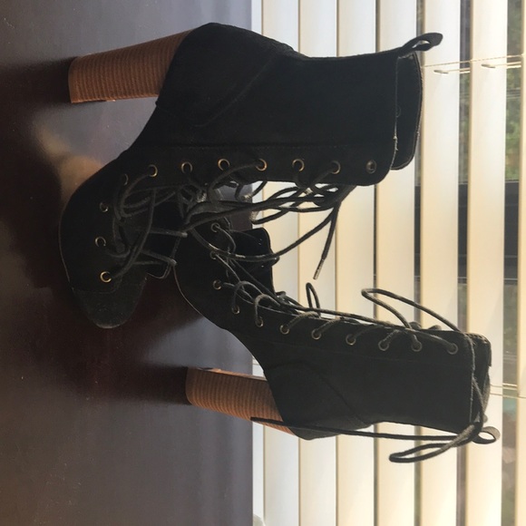 Black tie up heels size 6 - Picture 3 of 4